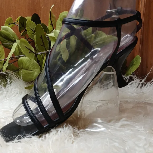 Elegant Black Strappy Women's Heels - Picture 4 of 16